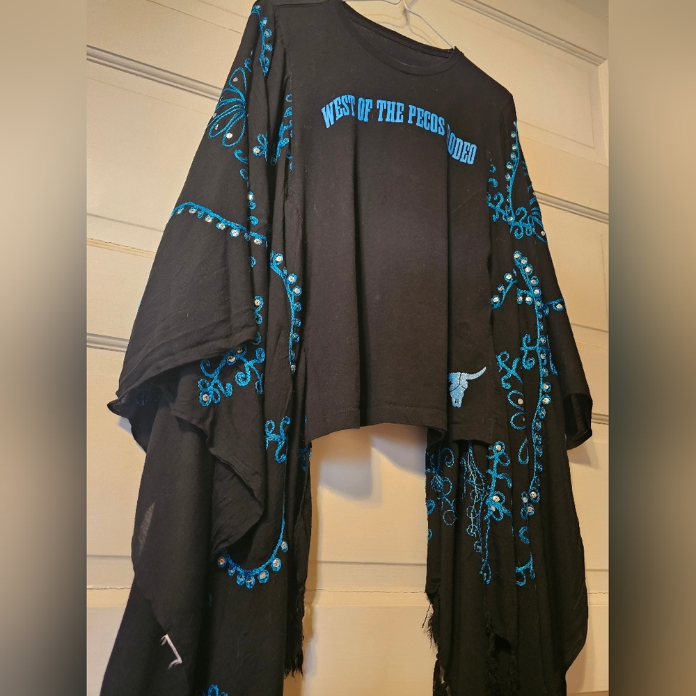 Black and Blue Embroidered Shawl - Picture 6 of 6